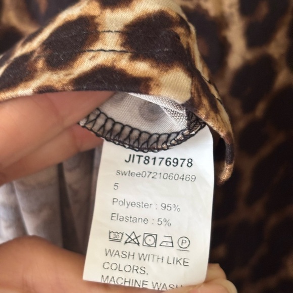 SHEIN Leopard Print Fitted Tee Brown Tan - Picture 5 of 8